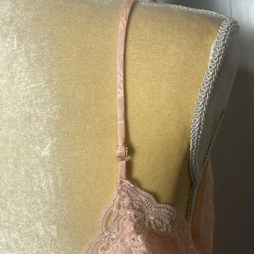 Vintage Victoria’s Secret Pink Lace‎ Trim Chemise Size M